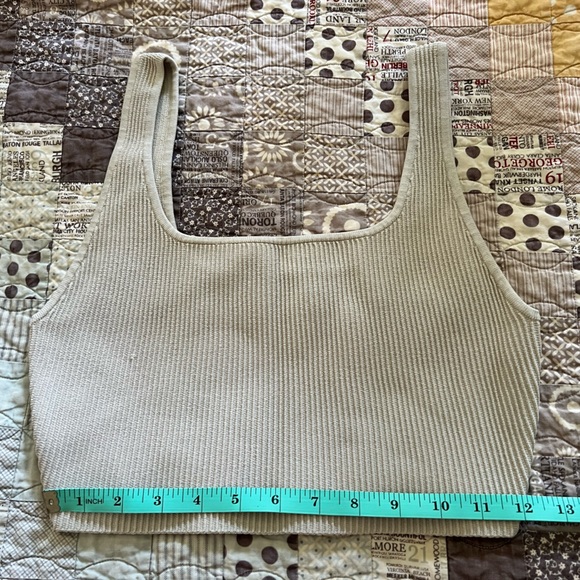 Babaton size M cropped sculpt knit tank - Picture 3 of 4